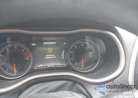 2016 Jeep Cherokee Limited z USA, uszkodzony, nr VIN 1C4PJMDB7GW261423